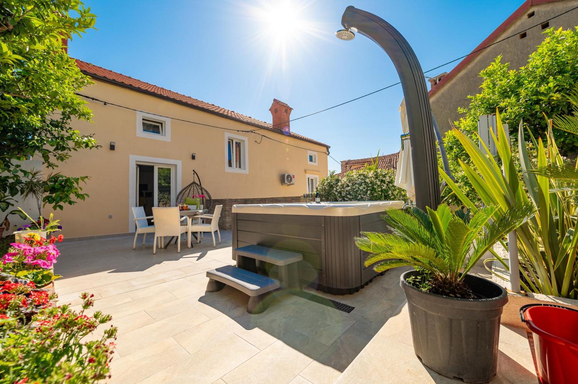 Skygarden House Lägenhet Mali Lošinj Exteriör bild